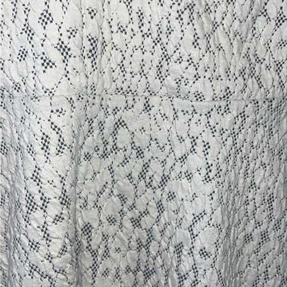 White Women Fashion Top Size S - Picture 4 of 7